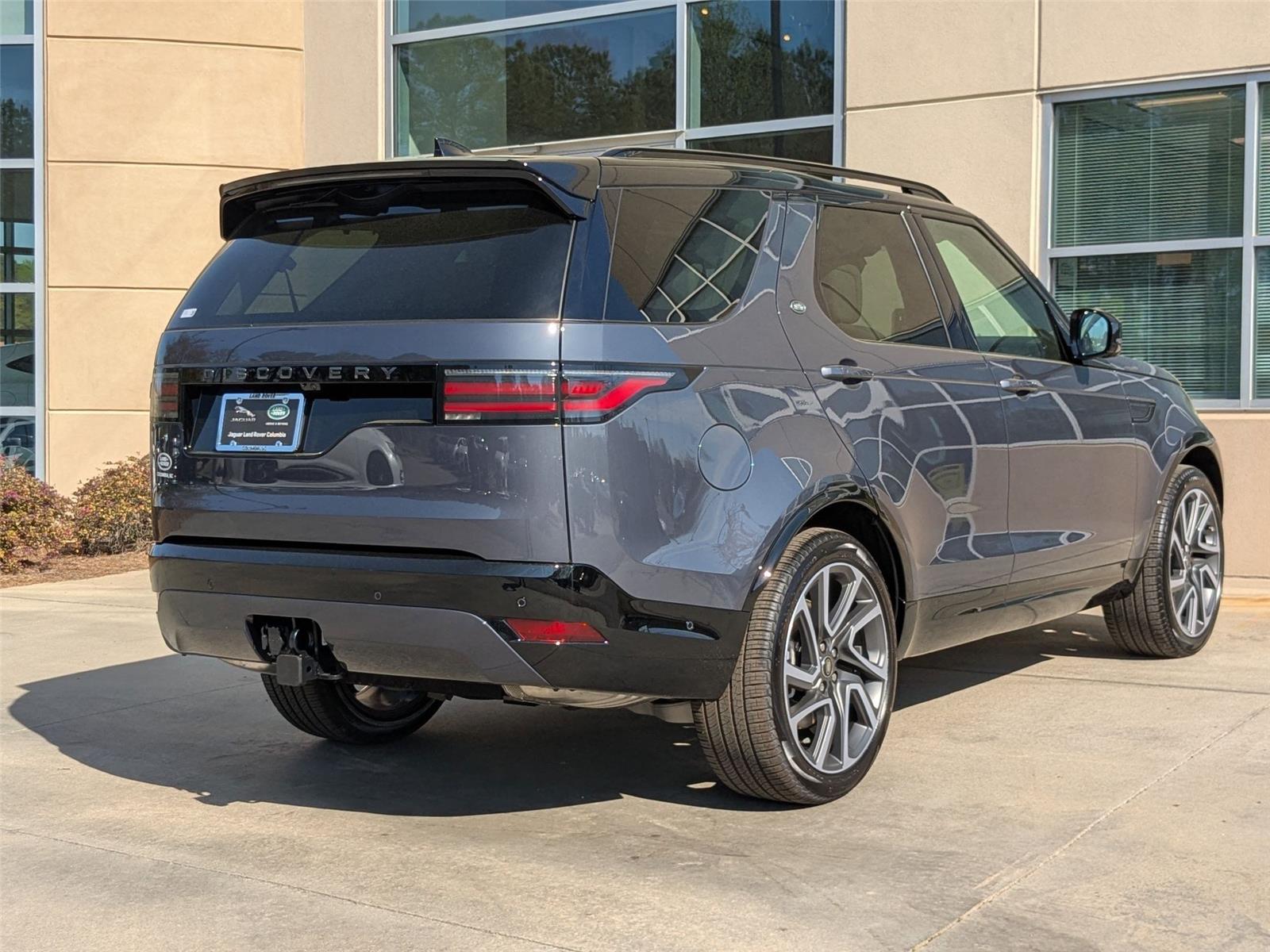 2025 Land Rover Discovery SE photo 3