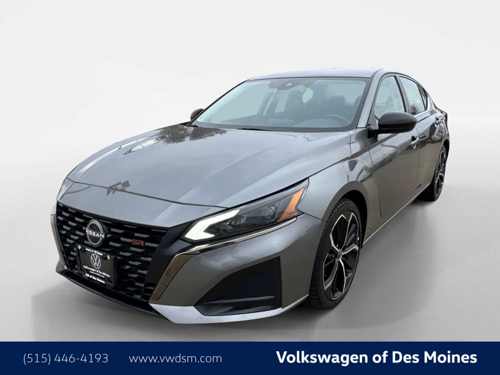 2023 Nissan Altima SR's photo