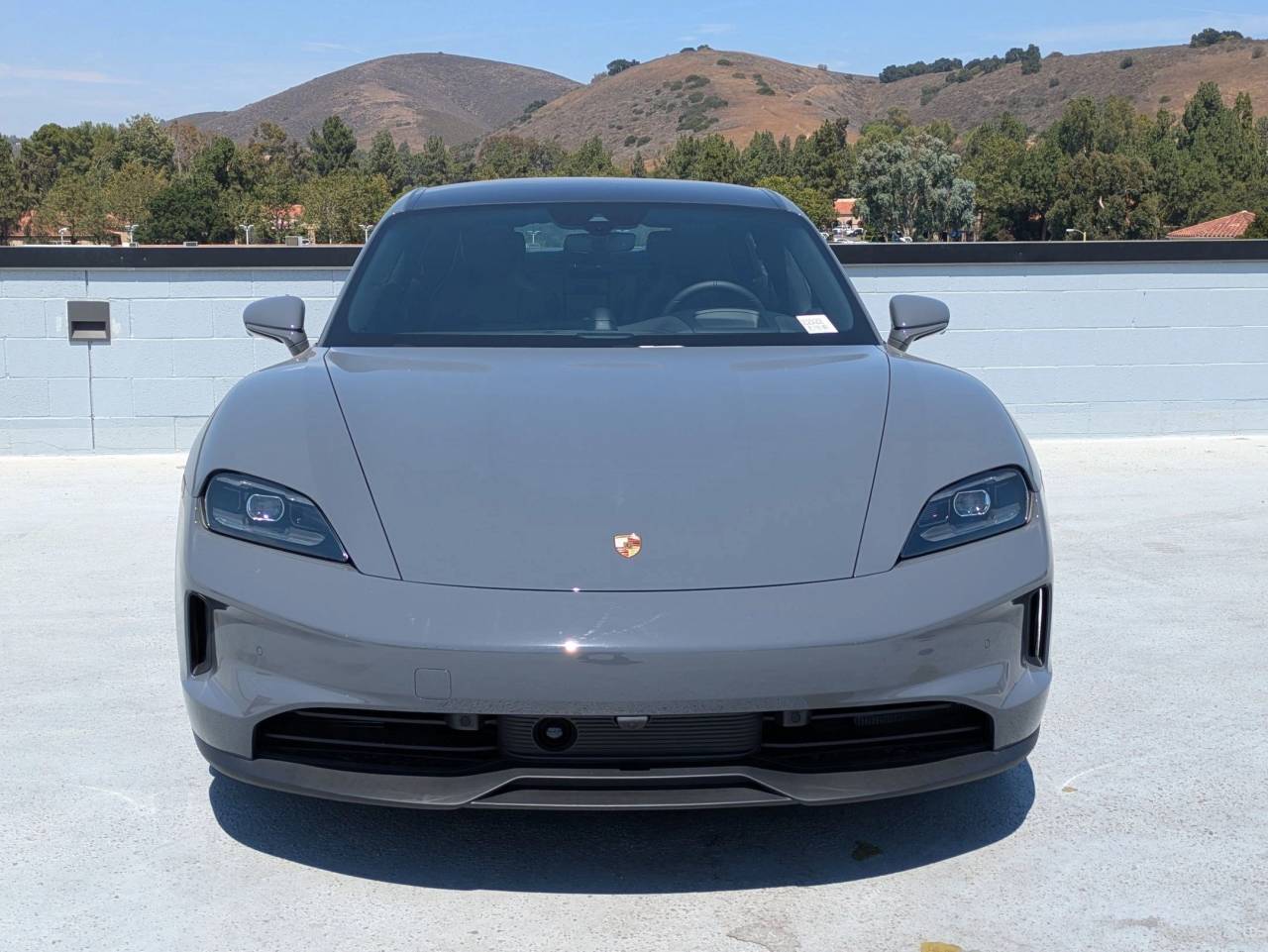 2025 Porsche Taycan 4 photo 6