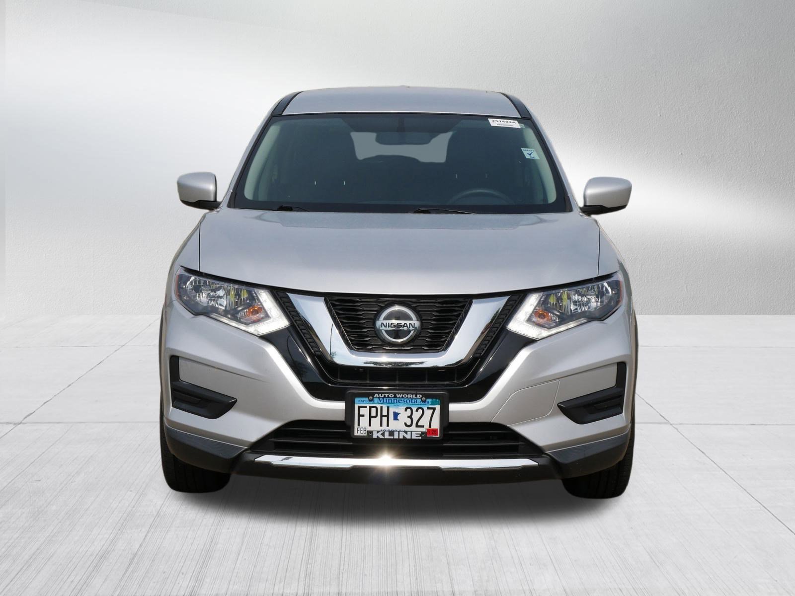 Used 2018 Nissan Rogue S with VIN KNMAT2MVXJP598765 for sale in Golden Valley, MN