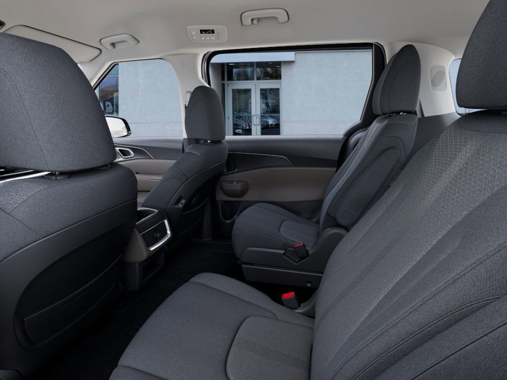 2026 Kia Carnival LX photo 10