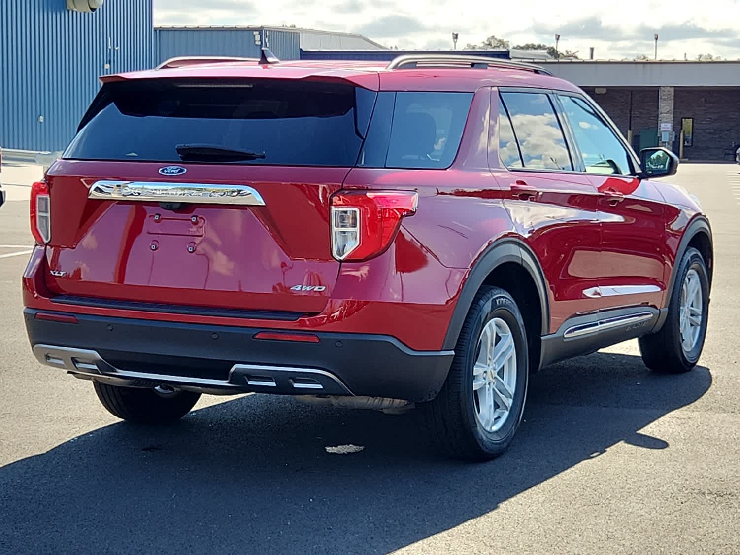 2023 Ford Explorer XLT photo 3