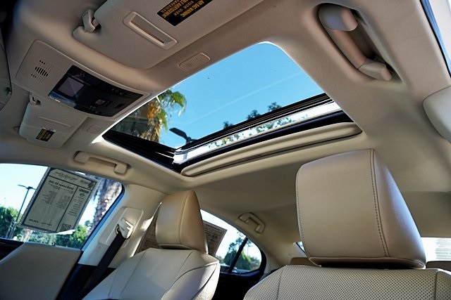 2019 Lexus ES 350 photo 14