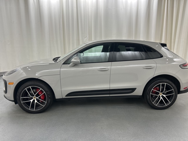 2022 Porsche Macan S photo 3