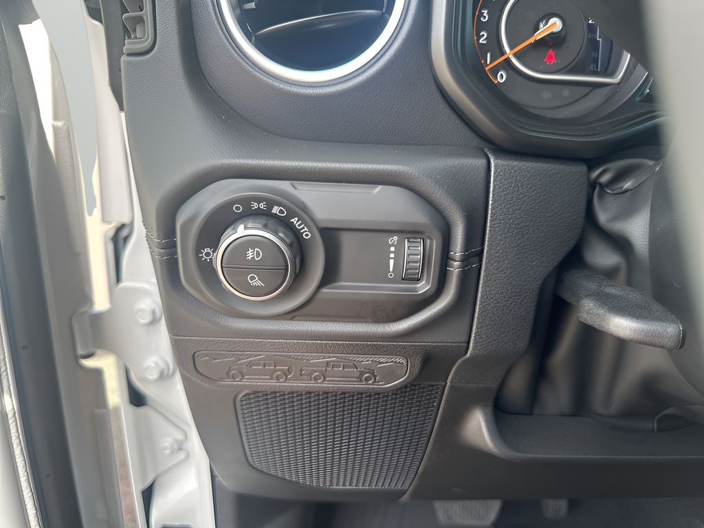 2025 Jeep Gladiator Sport photo 25