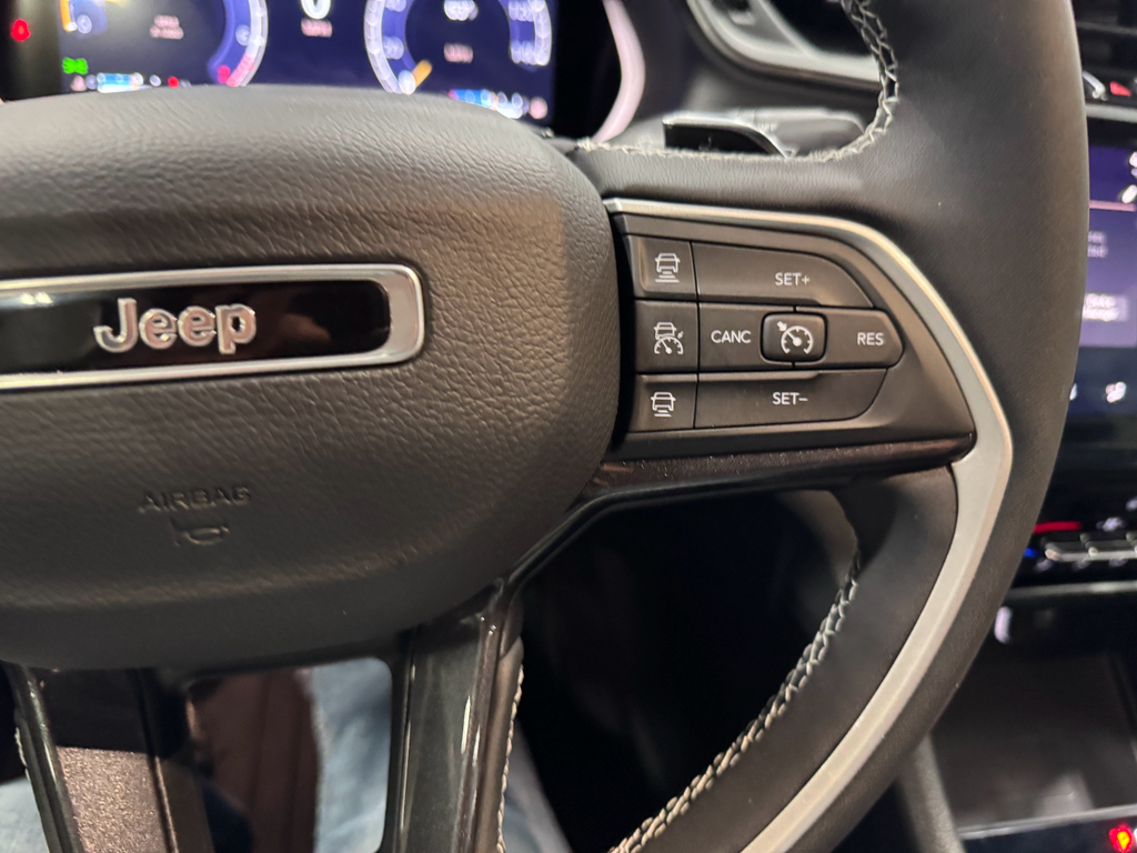 2023 Jeep Grand Cherokee Laredo Altitude photo 27