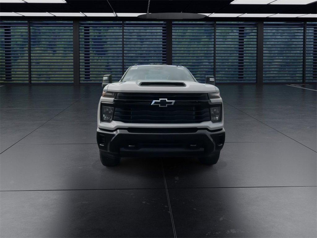 2026 Chevrolet Silverado 2500HD Custom photo 2