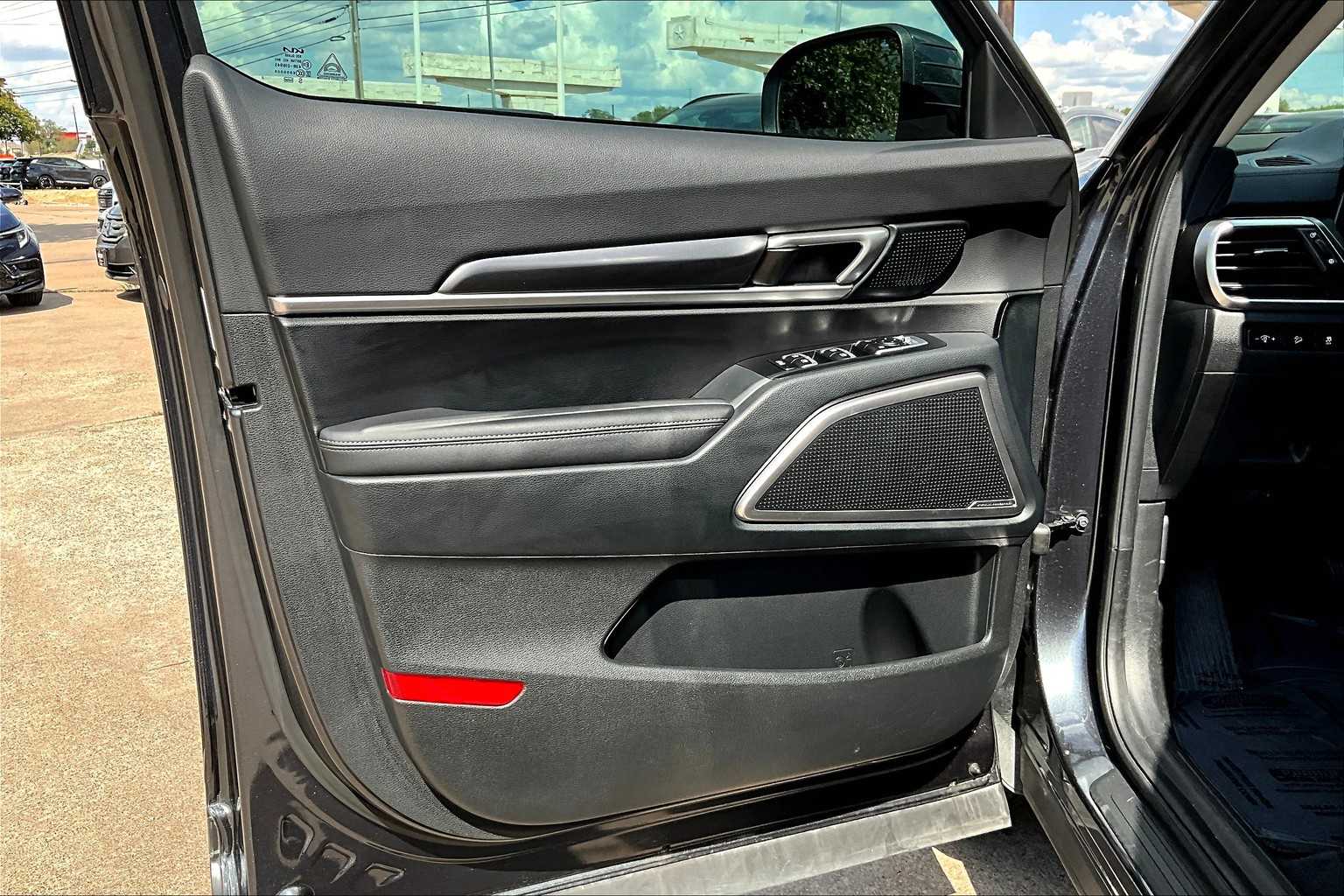 2024 Kia Telluride LX photo 19