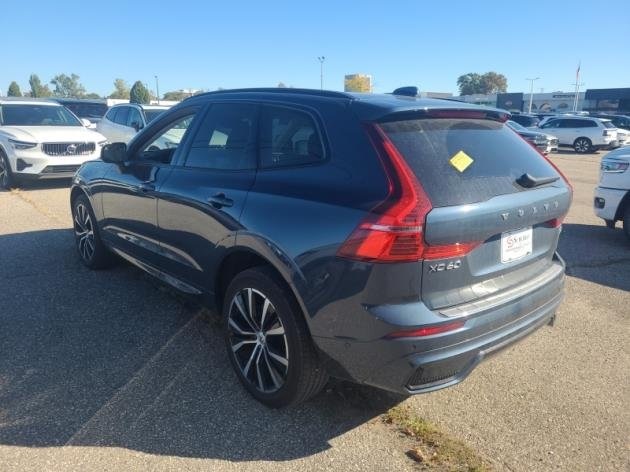 2023 Volvo XC60 B5 Plus photo 3