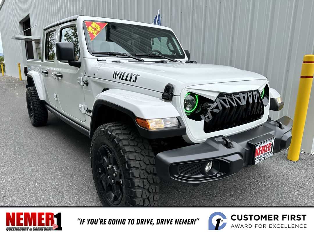 PreOwned 2023 Jeep Gladiator Willys 4×4 Crew Cab Pickup in Queensbury