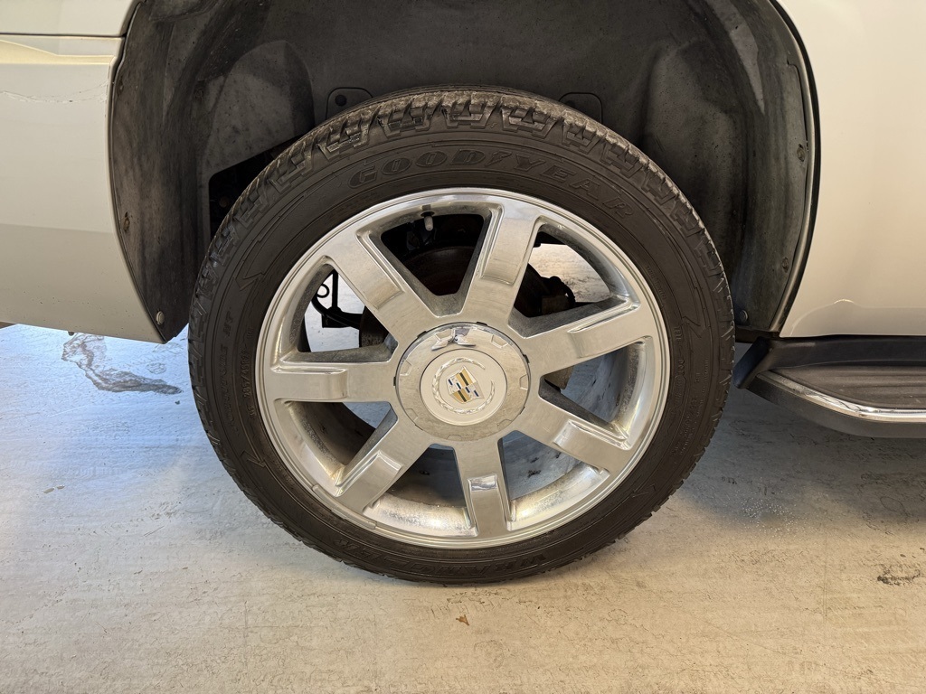 2011 Cadillac Escalade Base photo 11