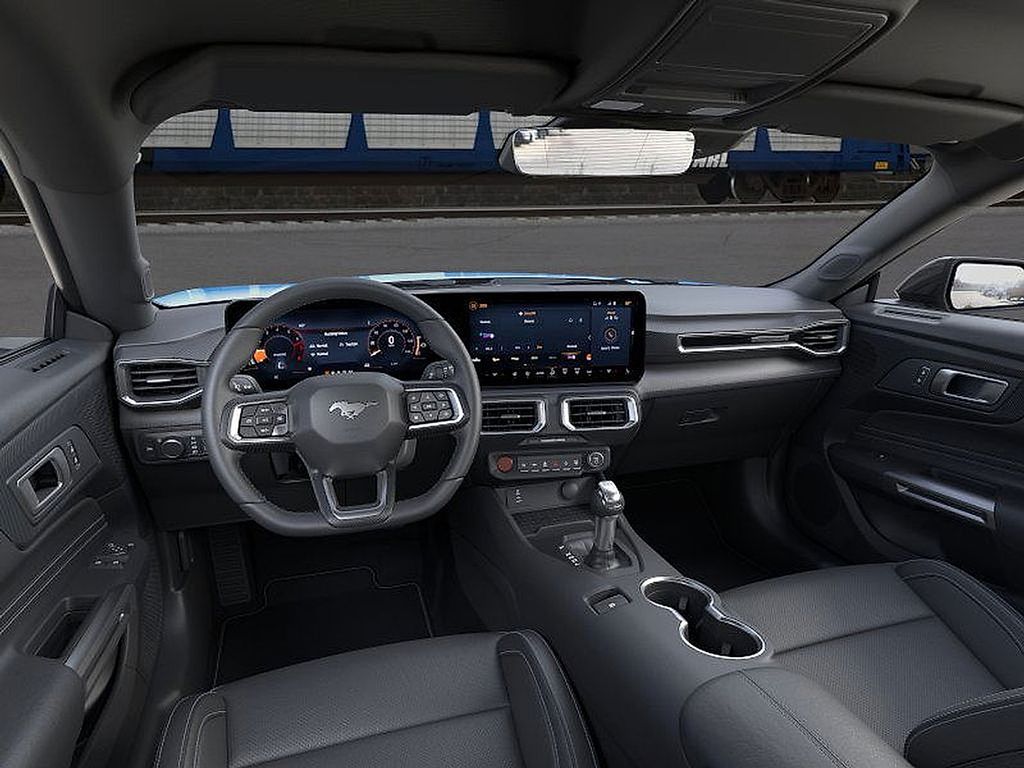 2025 Ford Mustang EcoBoost Premium photo 8