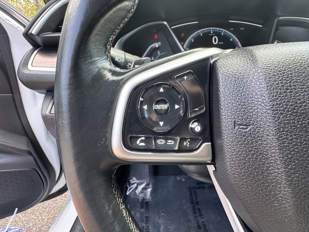 2019 Honda Civic Touring photo 17