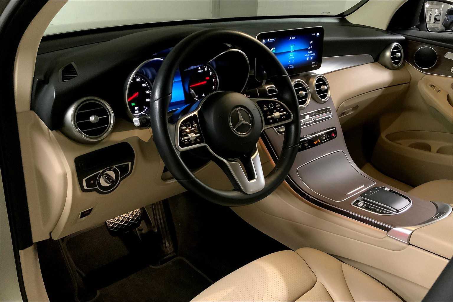 2022 Mercedes Benz GLC 300 photo 16