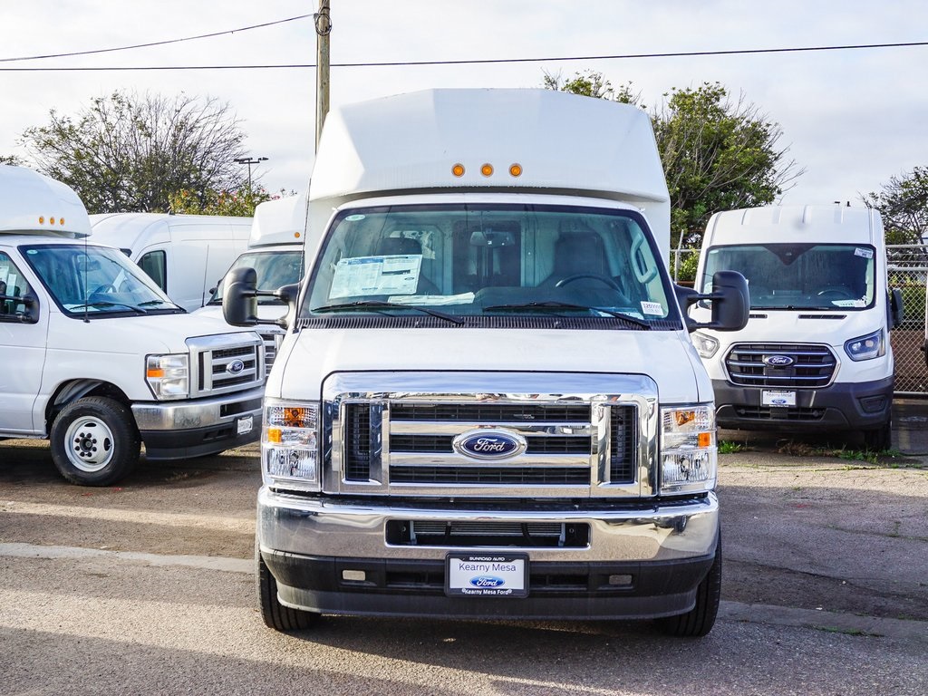 2025 Ford E-350 photo 2
