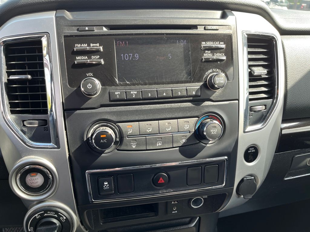 2018 Nissan Titan S photo 18