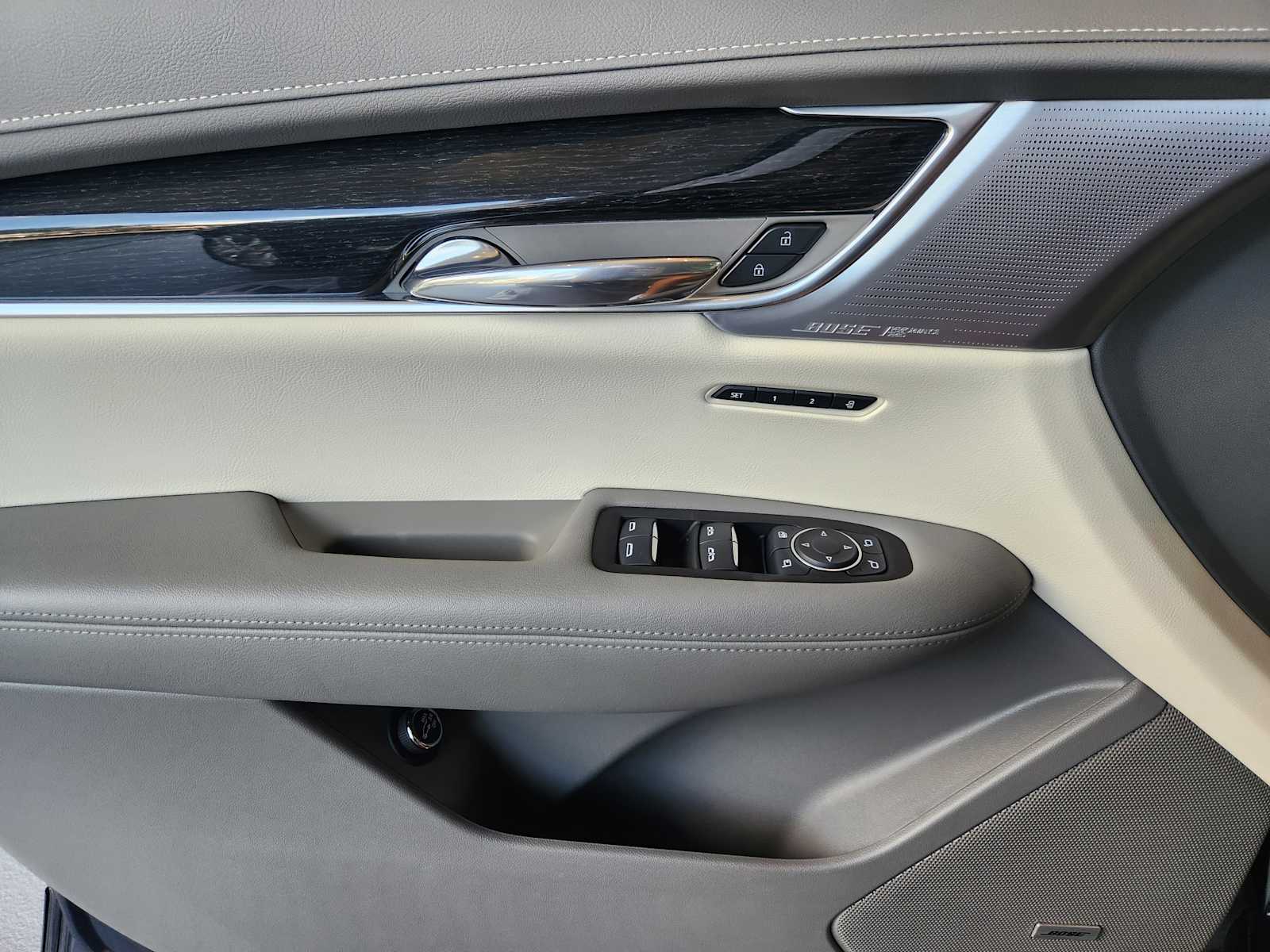 2025 Cadillac XT6 Premium Luxury photo 17