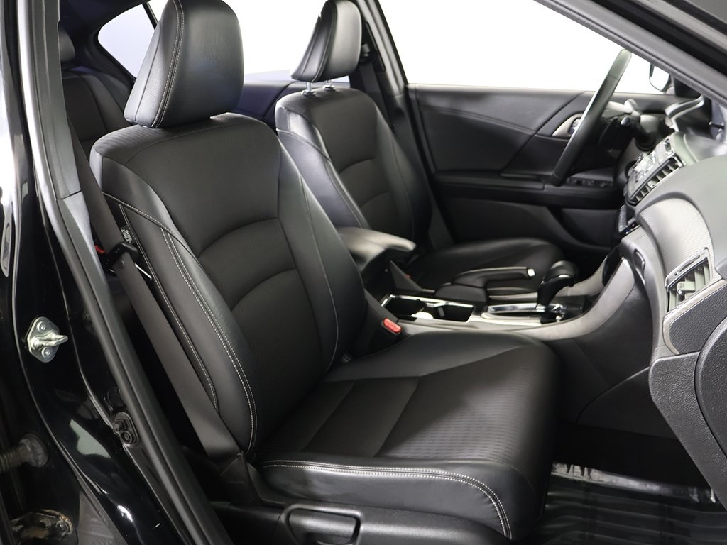 2016 Honda Accord Sport photo 18