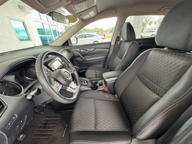 2018 Nissan Rogue SV photo 10