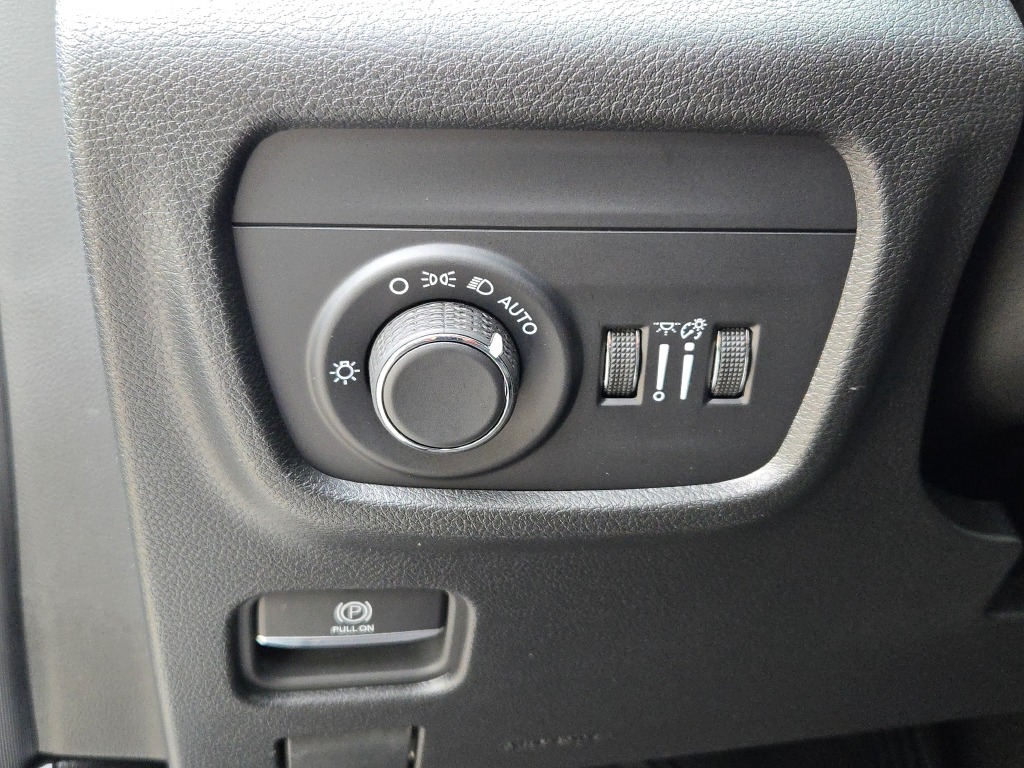 2024 Jeep Grand Cherokee Laredo photo 28