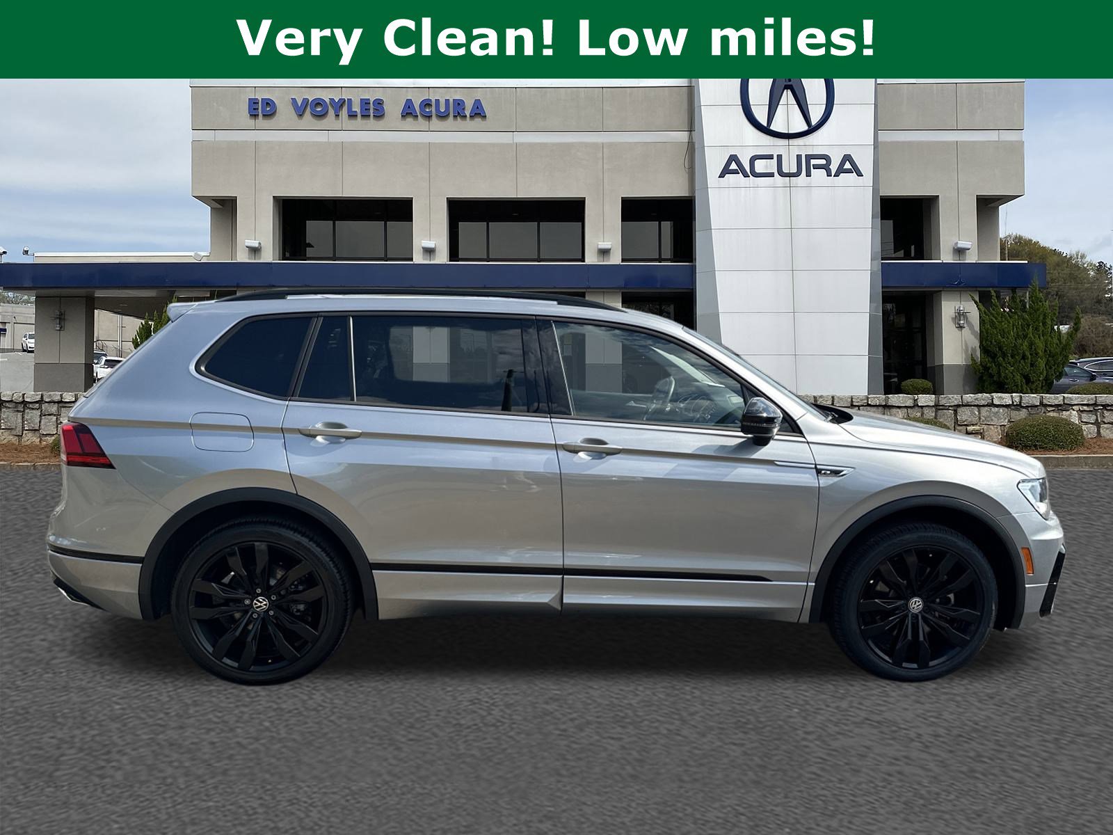 2021 Volkswagen Tiguan SE R-Line Black photo 2