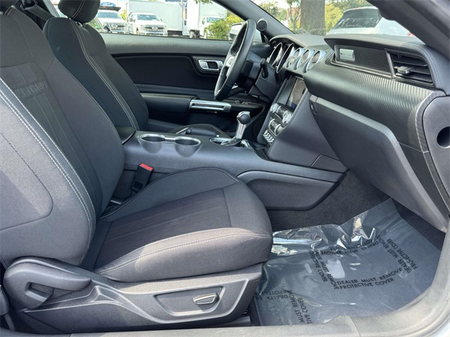 2022 Ford Mustang EcoBoost photo 16