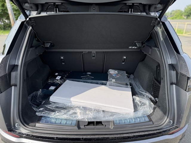 2026 Land Rover Range Rover Evoque Dynamic SE photo 10