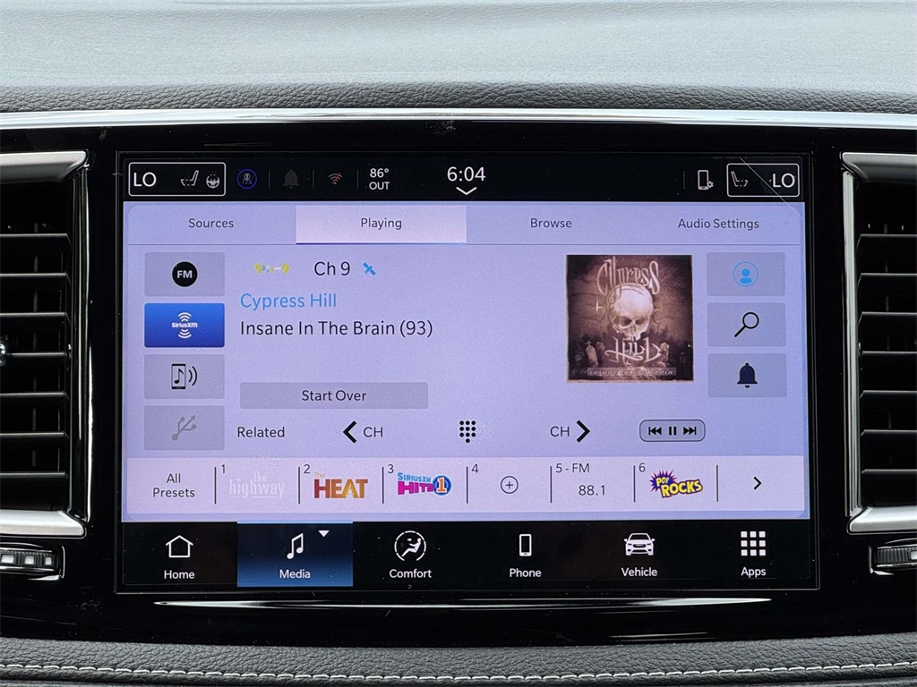 2026 Chrysler Pacifica photo 3