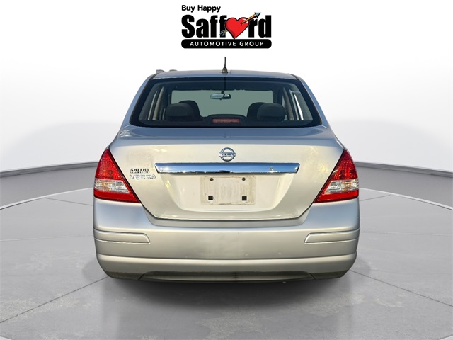 2010 Nissan Versa 1.8 S photo 3