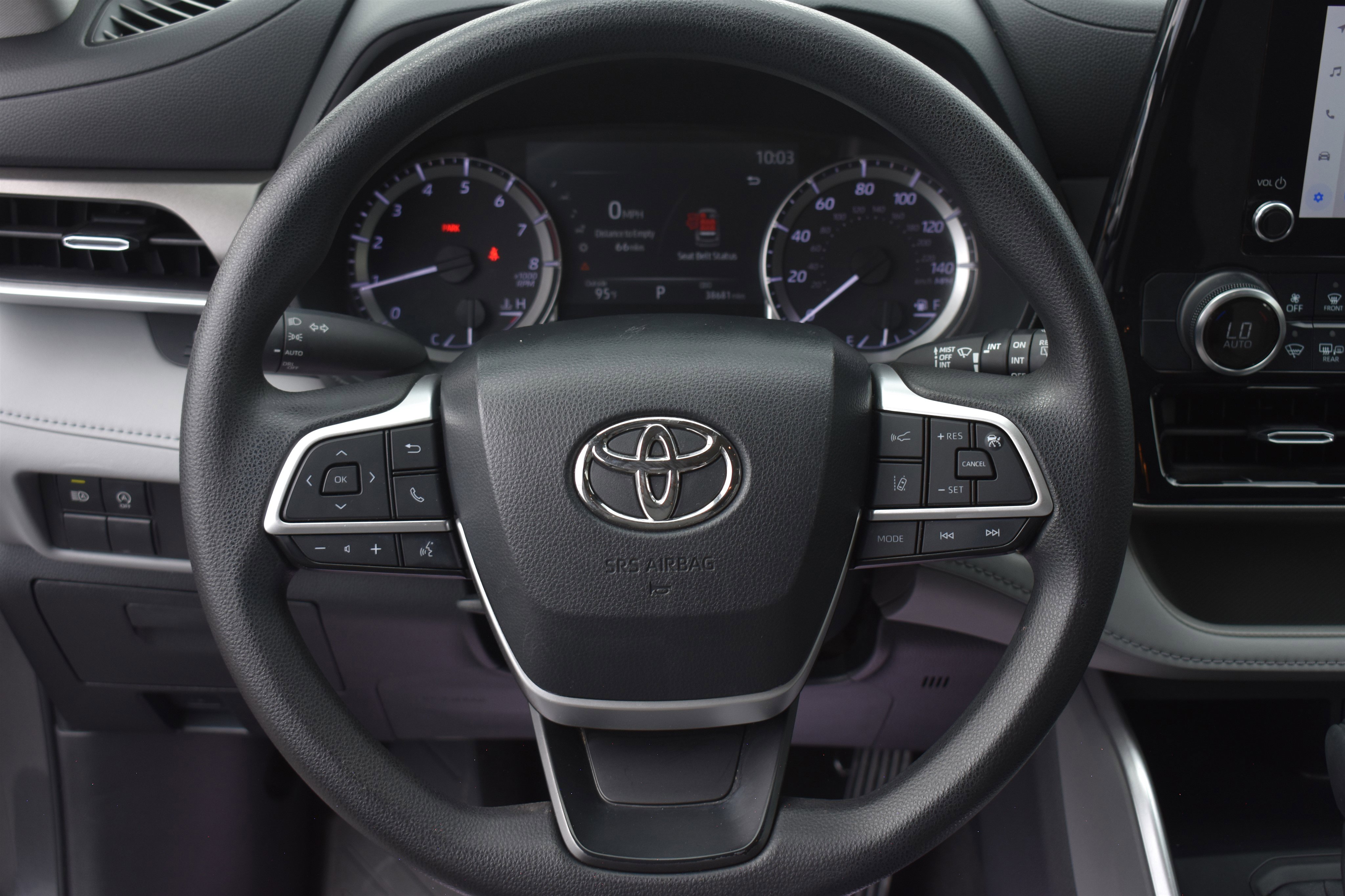 2023 Toyota Highlander L photo 9