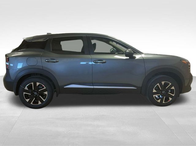 2025 Nissan Kicks SV photo 3