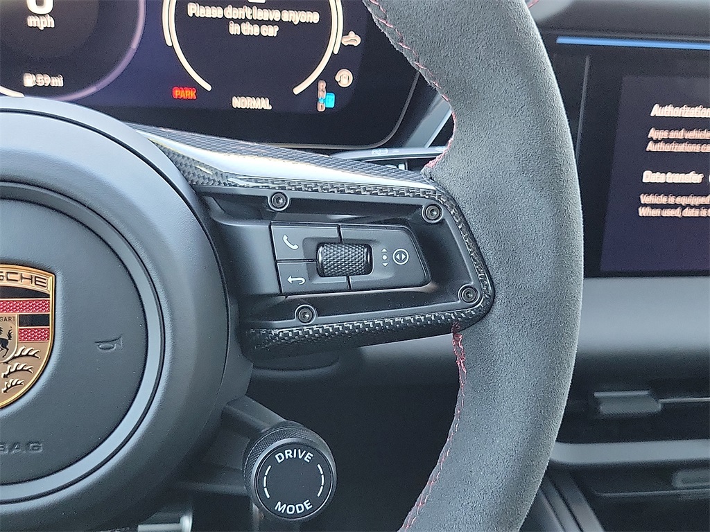 2025 Porsche Macan Electric photo 14