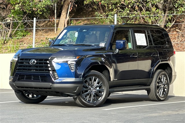 2025 Lexus GX Premium's photo
