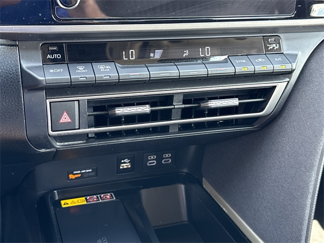 2025 Toyota Camry LE photo 25