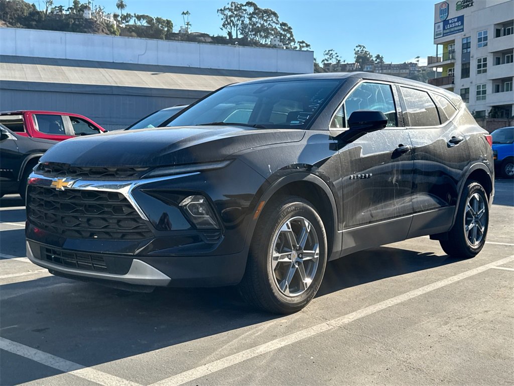 2023 Chevrolet Blazer 2LT photo 2
