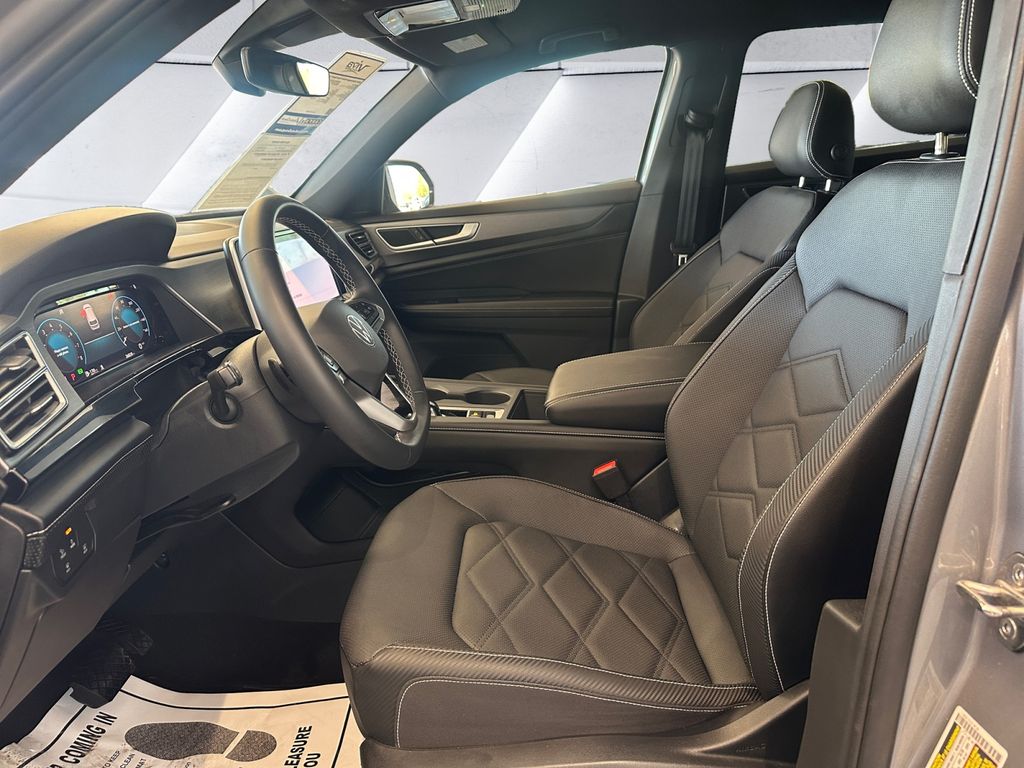 2024 Volkswagen Atlas Cross Sport SE photo 7