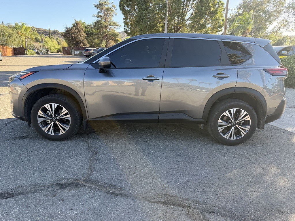 2023 Nissan Rogue SV photo 2