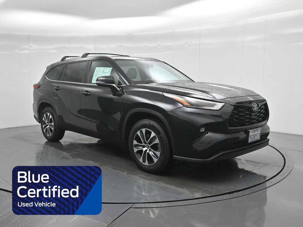 2023 Toyota Highlander XLE's photo
