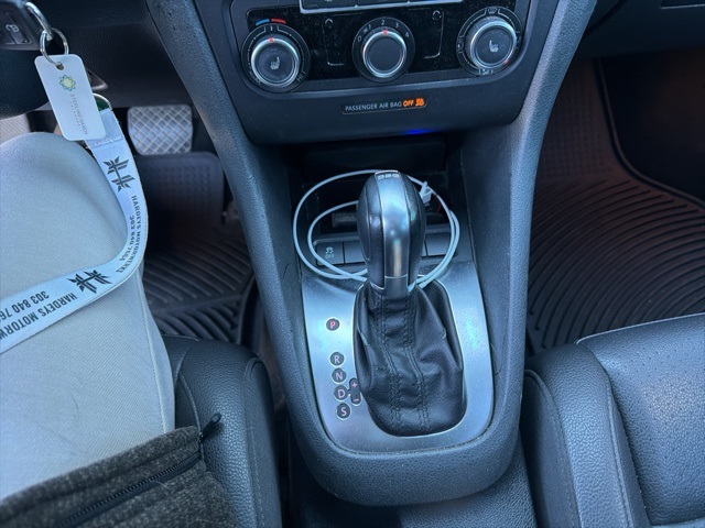 2014 Volkswagen Jetta SportWagen 2.0 TDI photo 4