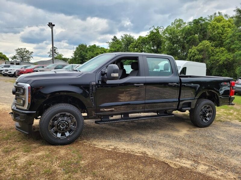 2025 Ford F-250 XL photo 3