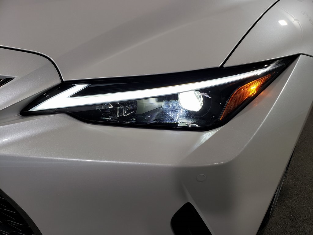 2025 Lexus IS 300 photo 5