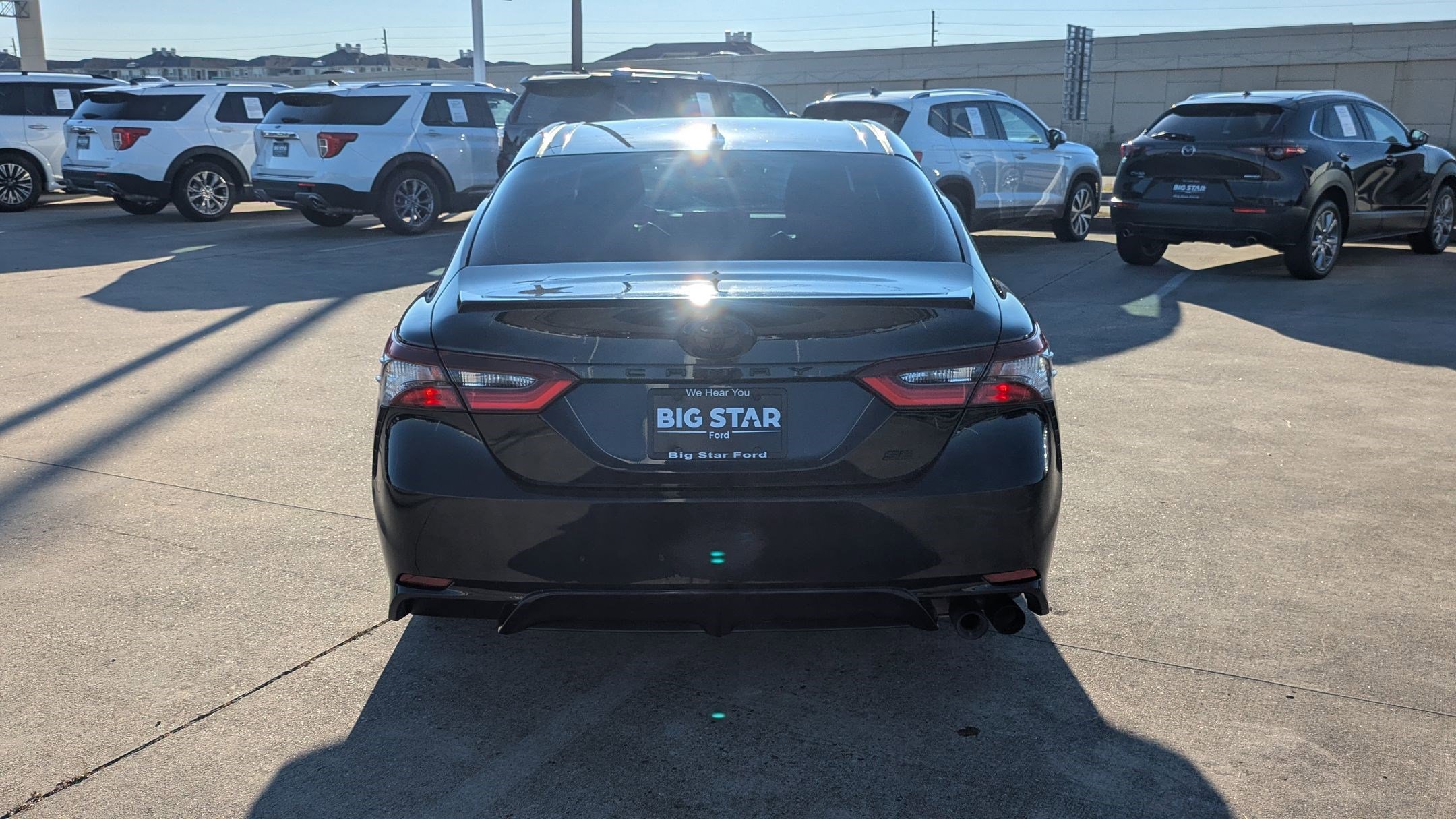 2023 Toyota Camry SE photo 4