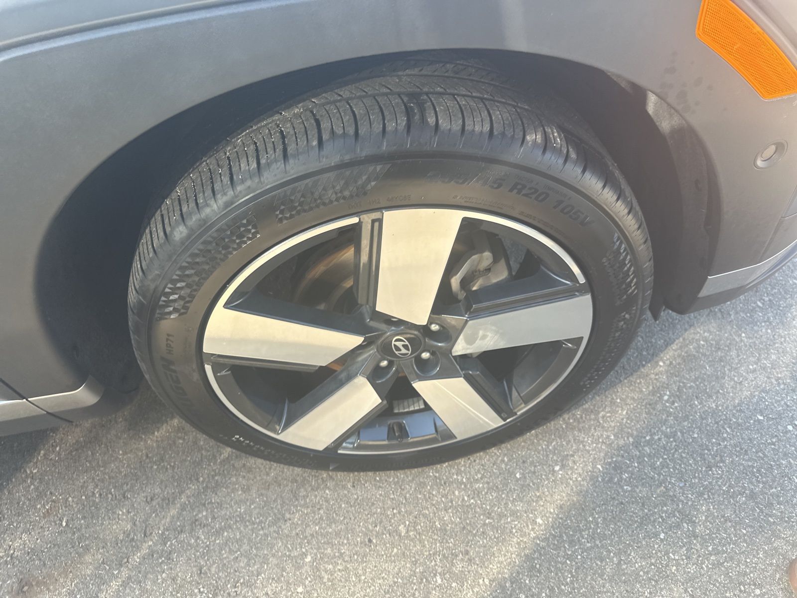 2025 Hyundai Santa Fe Limited photo 4