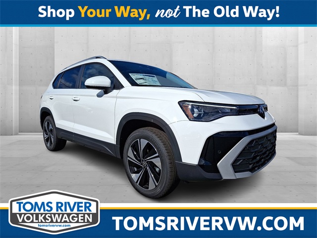 2025 Volkswagen Taos SE's photo