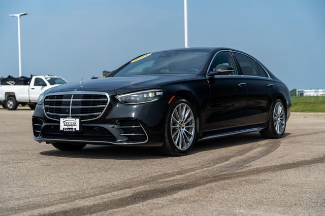 2023 Mercedes Benz S 580 4MATIC photo 3