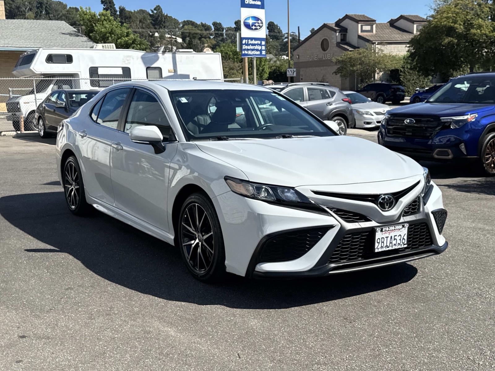 2022 Toyota Camry SE photo 3