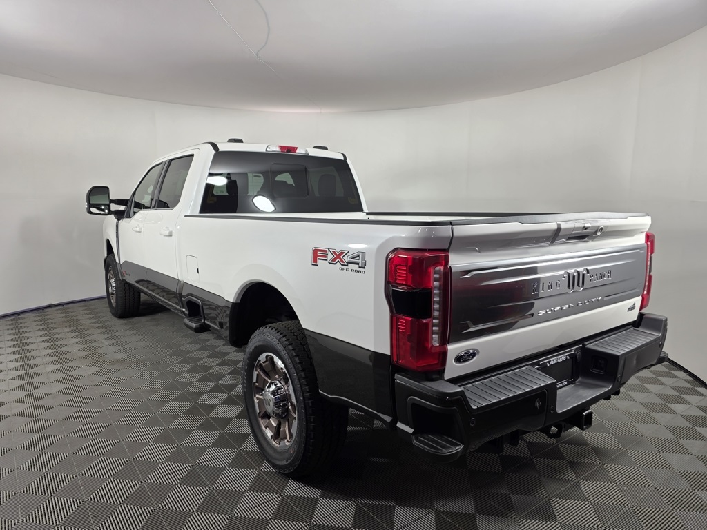 2025 Ford F-350 King Ranch photo 3