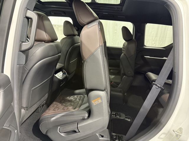 2026 Nissan Armada Platinum photo 11