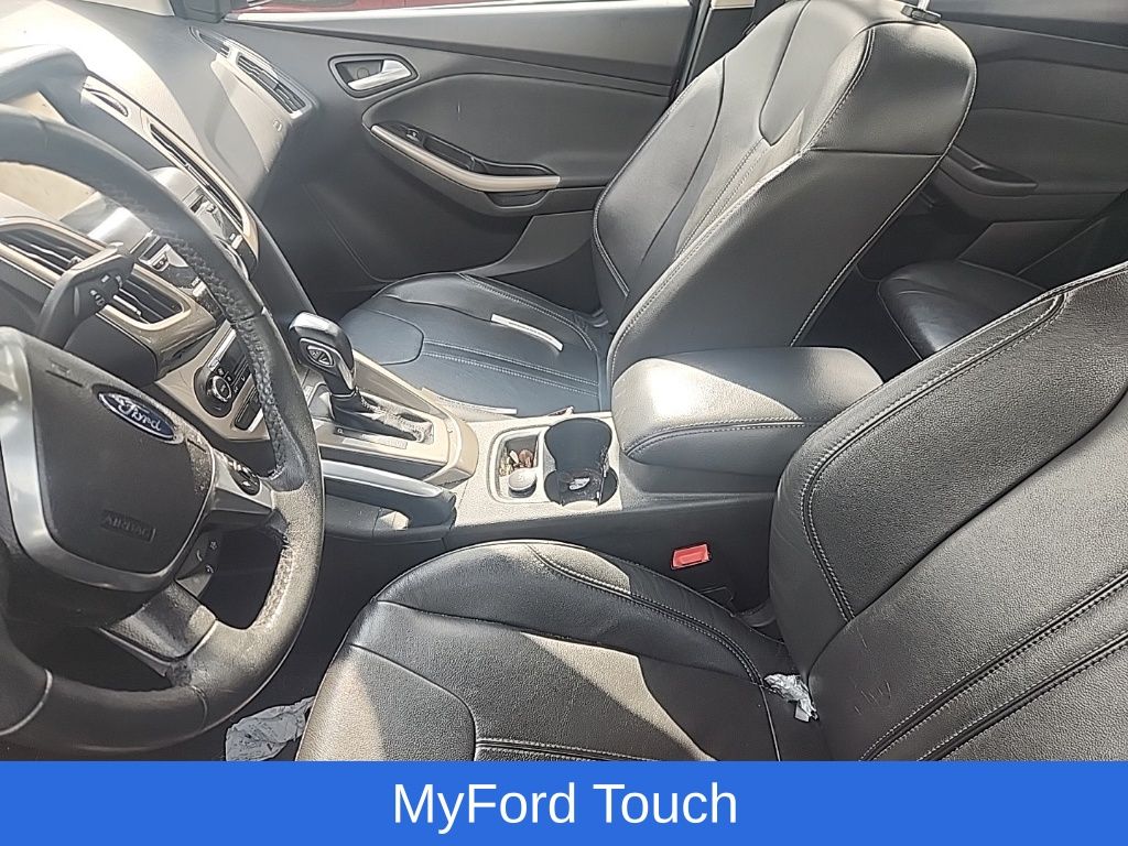 2012 Ford Focus SEL photo 12