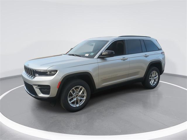 2025 Jeep Grand Cherokee Laredo's photo